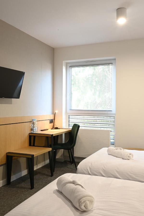 Hotel Parrot Raszyn Exteriér fotografie