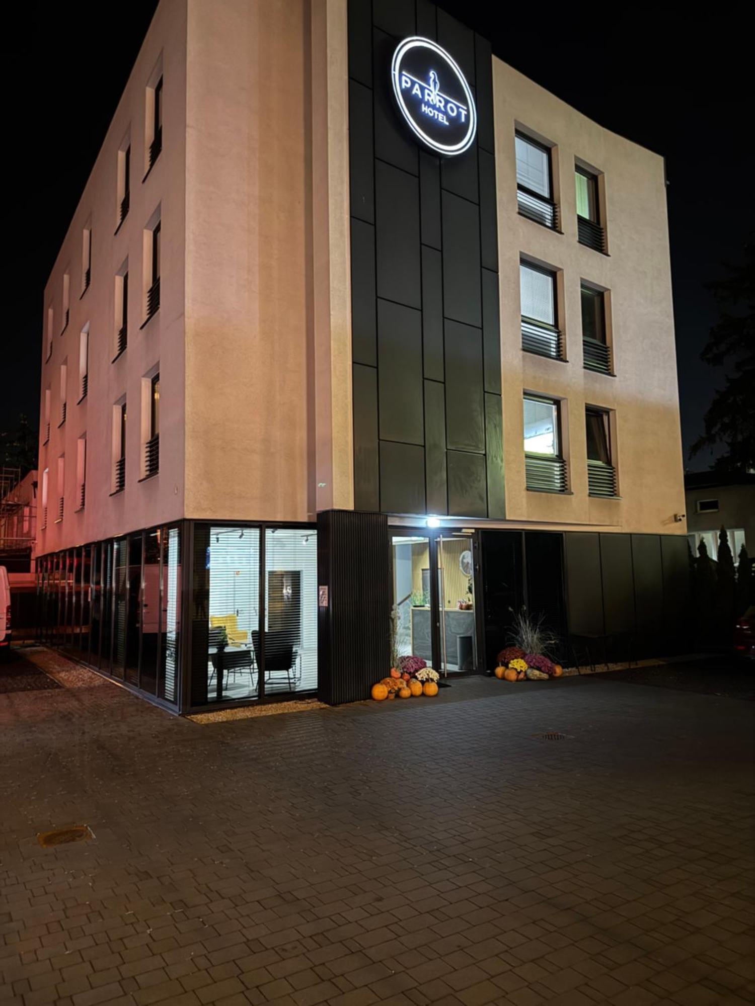 Hotel Parrot Raszyn Exteriér fotografie